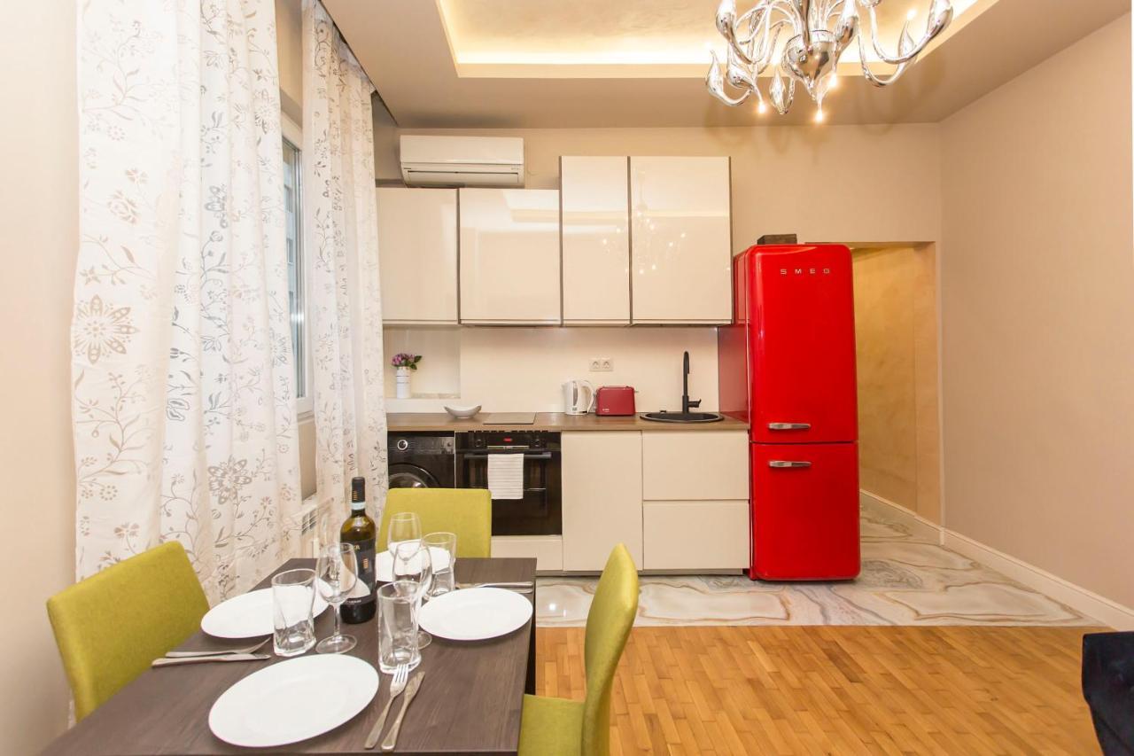 Elegant 2Bdr Apartment With A Balcony Софія Екстер'єр фото